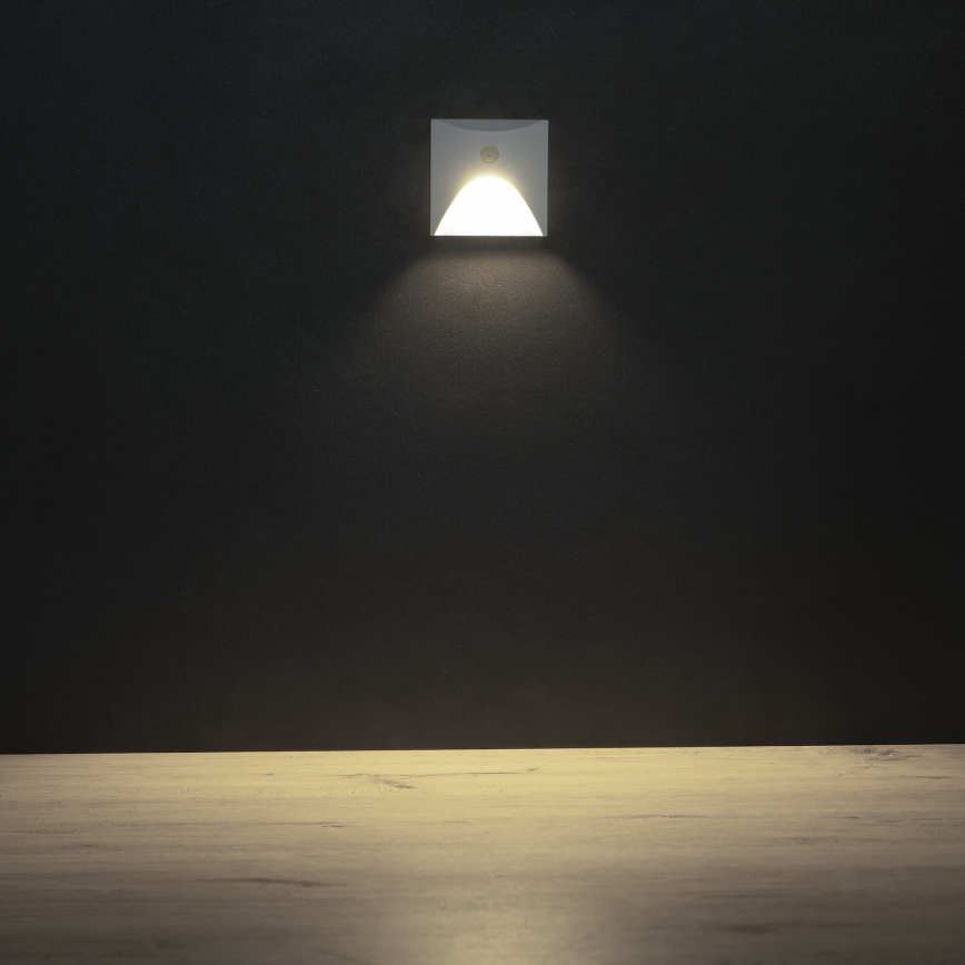 Lampada per scale LED con sensore di movimento e sensore crepuscolare EXIN LED/2,5W/230V 4000K IP65 bianca, quadrata
