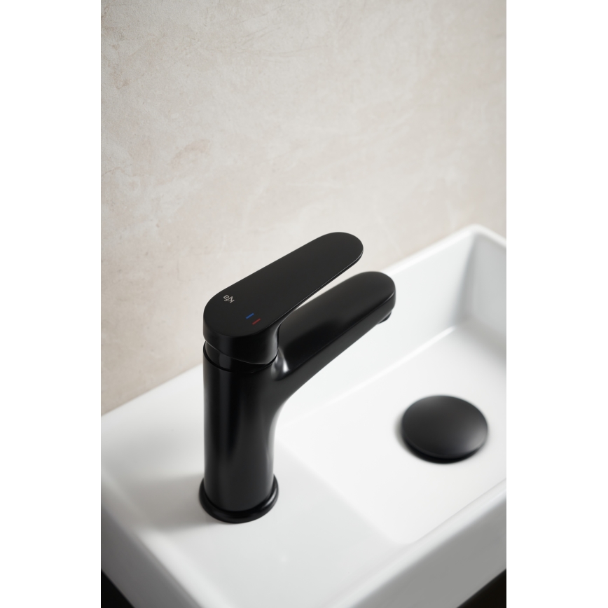 KFA Armatura 5552-815-81 - Rubinetto per lavabo con scarico e troppopieno OTAVA 15 cm nero opaco