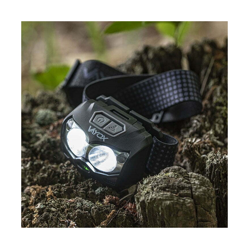 LED Dimmerabile ricaricabile lampada da testa con sensore e luce rossa 2xLED/5W/5V/3xAAA IP65 500 lucente 1200 mAh