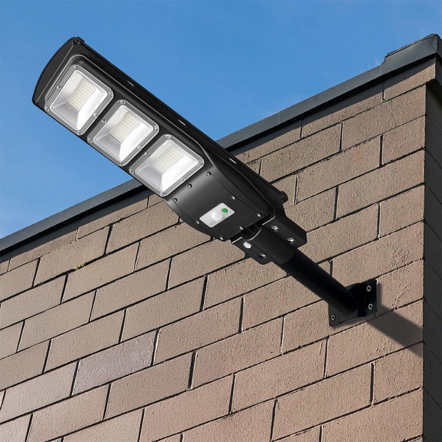 Lampada solare da esterno dimmerabile a LED con sensore di movimento e crepuscolare LED/12W/3,2V 6000K IP65 10000 mAh nero + telecomando