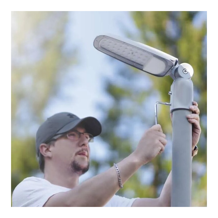 Lampadaire SOLIS LED/30W/230V 4000K IP65