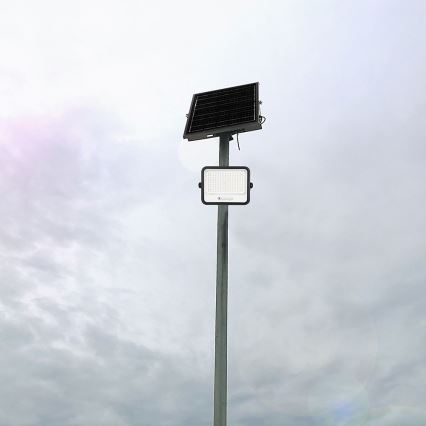 Proiettore solare LED dimmerabile 300W/3,2V 2000-8000K IP65 15000 mAh nero + telecomando