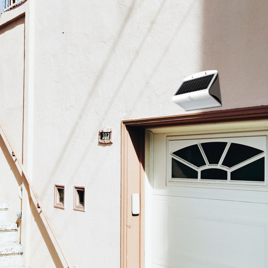 LED Luce solare con sensore crepuscolare e di movimento LED/6,8W/4000 mAh 3,7V IP65