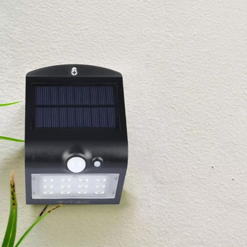 LED Solar-Wandleuchte mit Sensor LED/1.5W/3,7V IP65
