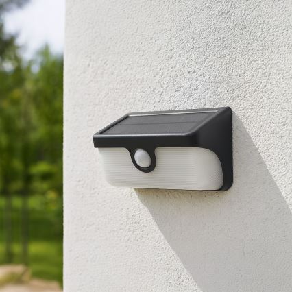 LED-Solar-Wandleuchte mit Sensor LINK LED/5W/3,7V IP65 schwarz