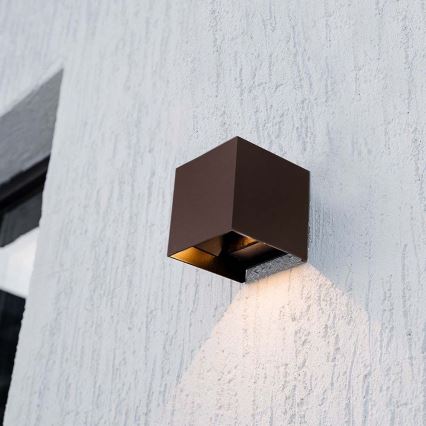 LED-Solarwandleuchte mit Sensor LED/9W/3,7V 3000/4000/5000K 2600 mAh IP65 braun