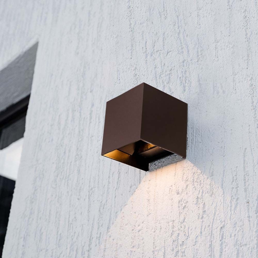 LED-Solarwandleuchte mit Sensor LED/9W/3,7V 3000/4000/5000K 2600 mAh IP65 braun