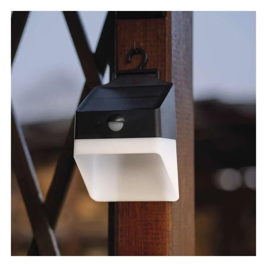 LED-Solarwandleuchte mit Sensor LUMI LED/3,7W IP65 schwarz