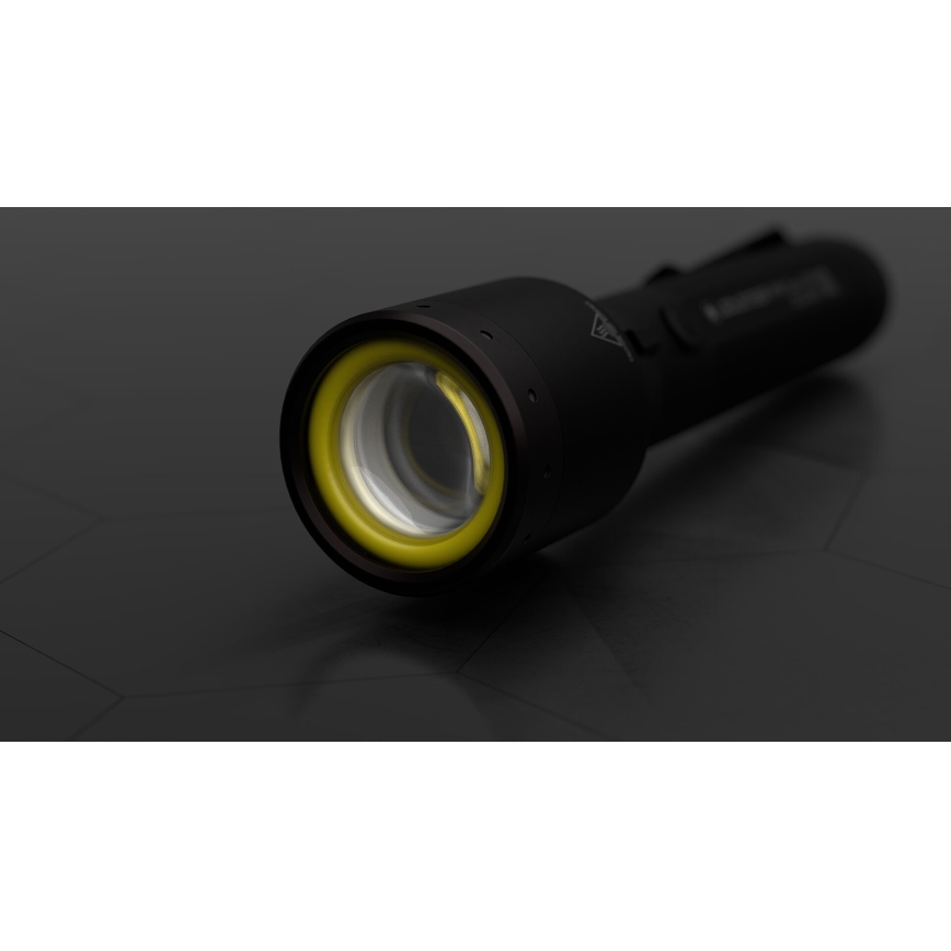 Ledlenser P9R Core - Dimmbare, wiederaufladbare LED-Taschenlampe LED/4800 mAh IP68 1000 lm 20 h