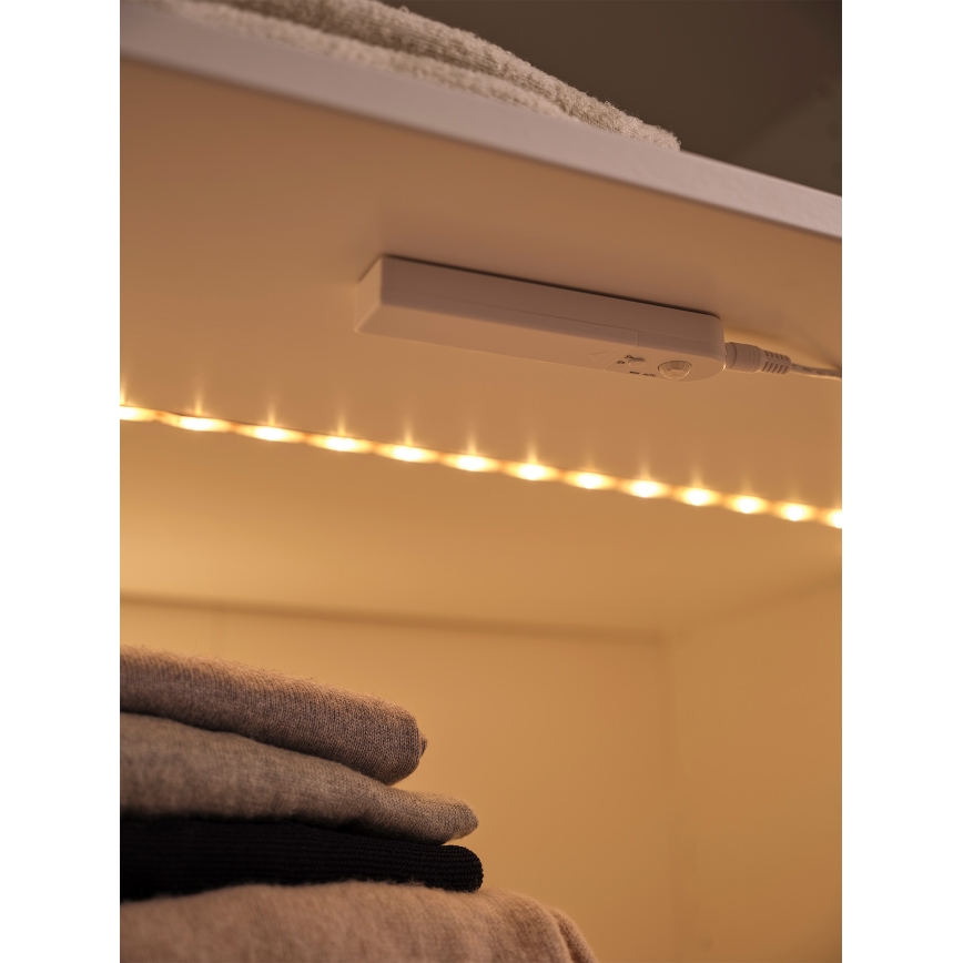 Ledvance - Ruban LED FLEX 2m avec capteur de mouvement LED/3,6W/4xAA