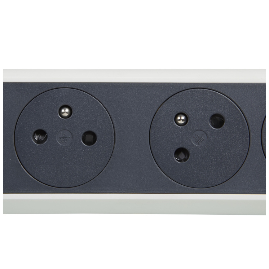 Legrand 049459 - Prolunga con interruttore 4Z Tipo E 3m