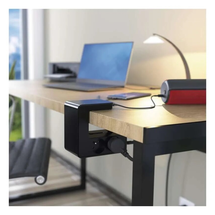 Legrand 050412 - Verlängerungskabel mit Schalter für Tischplatte 4Z Typ E + 2x USB-A 1,5m schwarz