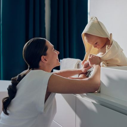 Lionelo - Cape de bain à capuche en mousseline pour enfant, beige sable