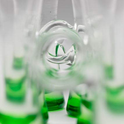 Lot 6x verre à liqueur avec une poignée vert