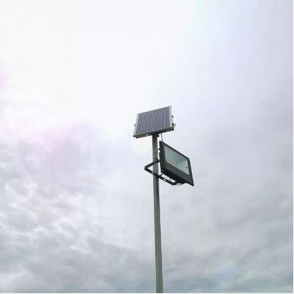 Luminaire solaire LED extérieur à intensité variable LED/12W/3,2V 6000K IP65 + télécommande