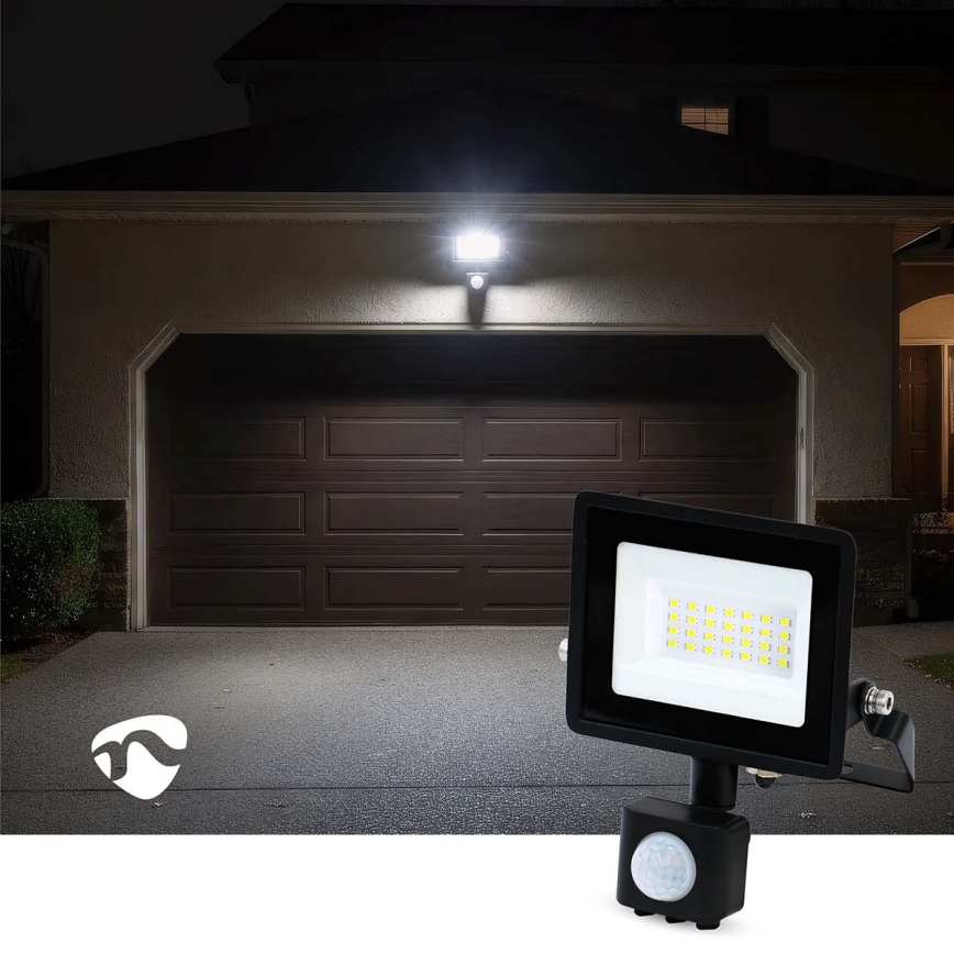 Projecteur LED à brancher avec détecteur de mouvement et capteur crépusculaire, LED/20W/230V IP44