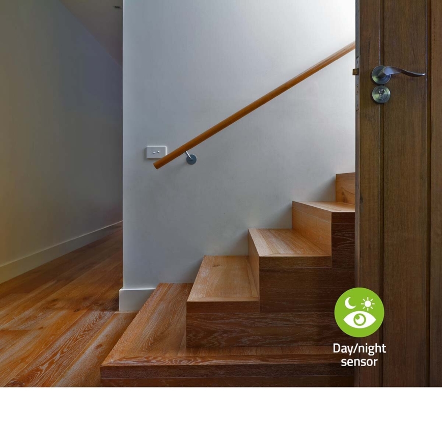 LED Lampada a zoccolo orientabile con sensore di movimento e crepuscolare LED/0,55W/230V bianco
