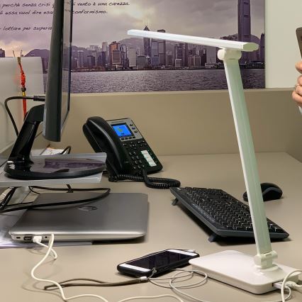 ONLI - Lampada da tavolo a LED dimmerabile con USB portem DESKI LED/7W/230V 4000K bianco