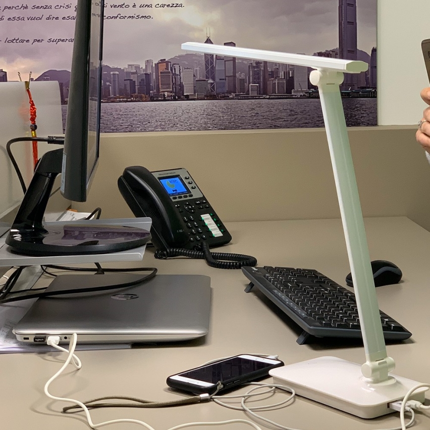 ONLI - Lampada da tavolo a LED dimmerabile con USB portem DESKI LED/7W/230V 4000K bianco