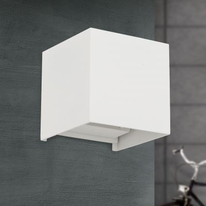 Applique murale extérieure LED CUBE 2xLED/3W/230V IP54 blanc