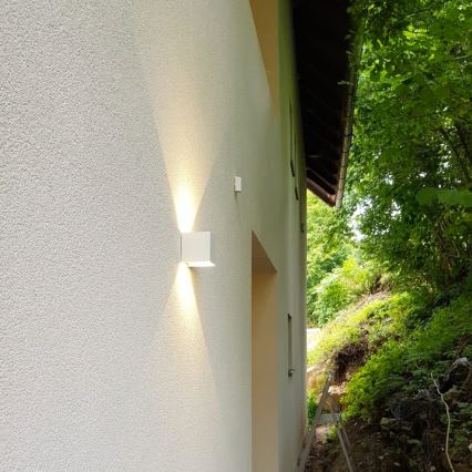 Applique murale extérieure LED CUBE 2xLED/3W/230V IP54 blanc