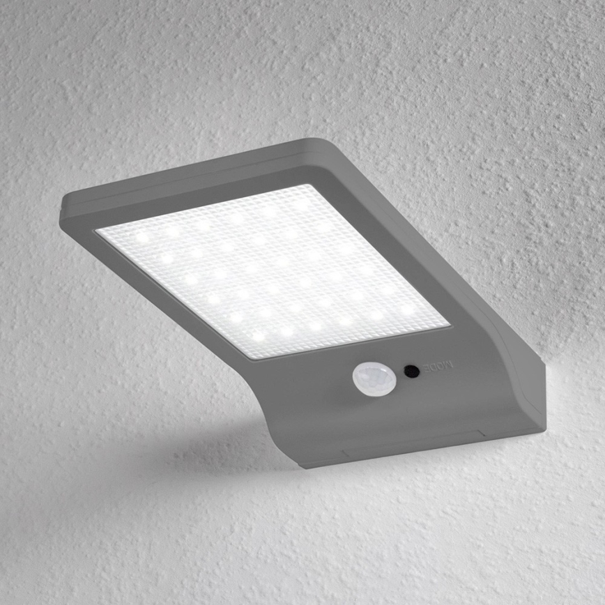 Osram - Lampada da parete solare a LED con sensore DOORLED LED/3W/3,3V 2000 mAh IP44 argento