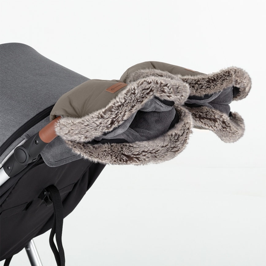 PETITE&MARS - SET Baby-Fußsack 4-in-1 COMFY + Handmuff für Kinderwagen FURRY Mocha Mousse