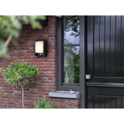 Philips - LED Applique da esterno con sensore LED/6W 2700K IP44