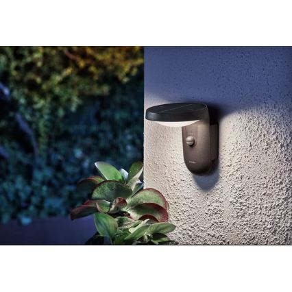 Philips - Applique murale solaire avec détecteur de mouvement et de crépuscule LED/1,2W/4V 1800 mAh 4000K IP44