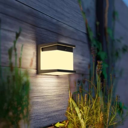 Philips - Lampada da parete solare a LED con sensore DIARA LED/3,8W/3,7V 800 mAh 2700K IP44 nero