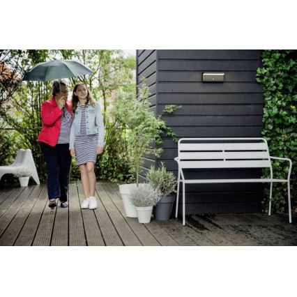 Philips - LED-Outdoor-Wandleuchte mit Sensor BUSTAN LED/3,8W/230V 2700K IP44