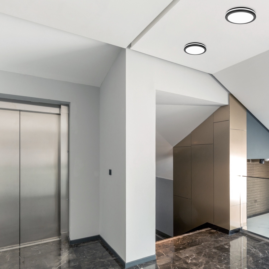 Plafoniera LED per bagno con sensore LED/18W/230V 3000/4000/6500K IP65 diam. 30 cm nera + telecomando