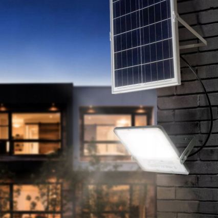 Projecteur solaire LED dimmable LED/150W/3,2V 5000K 15000 mAh IP65 noir + télécommande