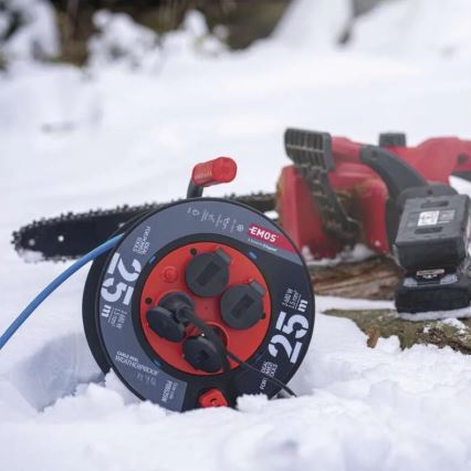 Rallonge sur enrouleur avec 4 prises 25m silicone IP44