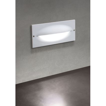 Redo 90009 - Lampada segnapasso da esterno TAMPA LED/11W/230V IP54 bianca