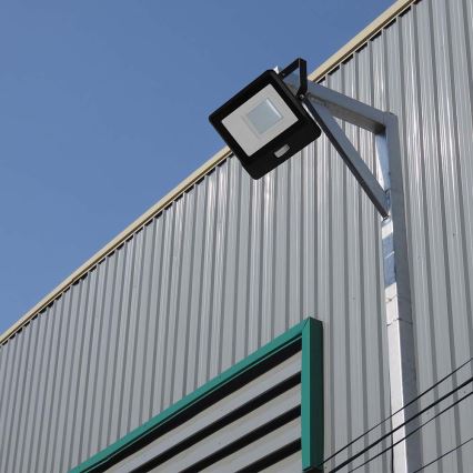 Riflettore LED con sensore LED/50W/230V 6500K IP65 nero