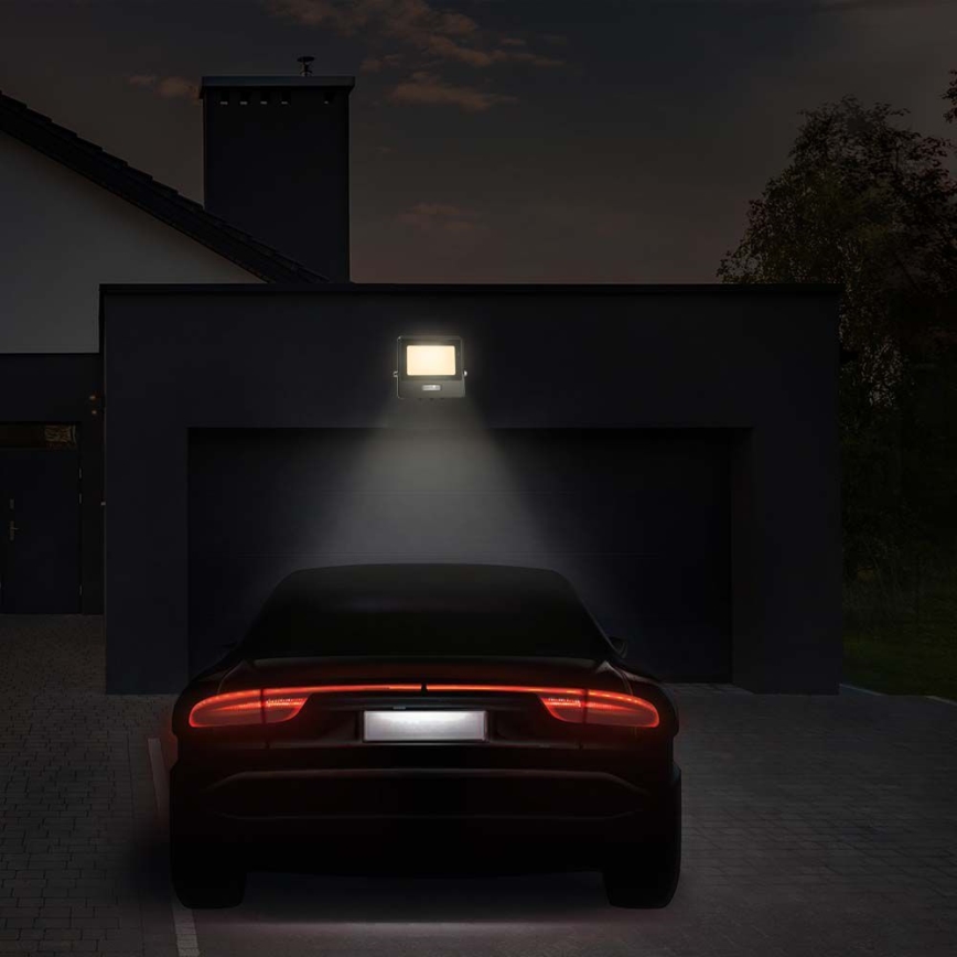 Riflettore LED con sensore LED/50W/230V 6500K IP65 nero