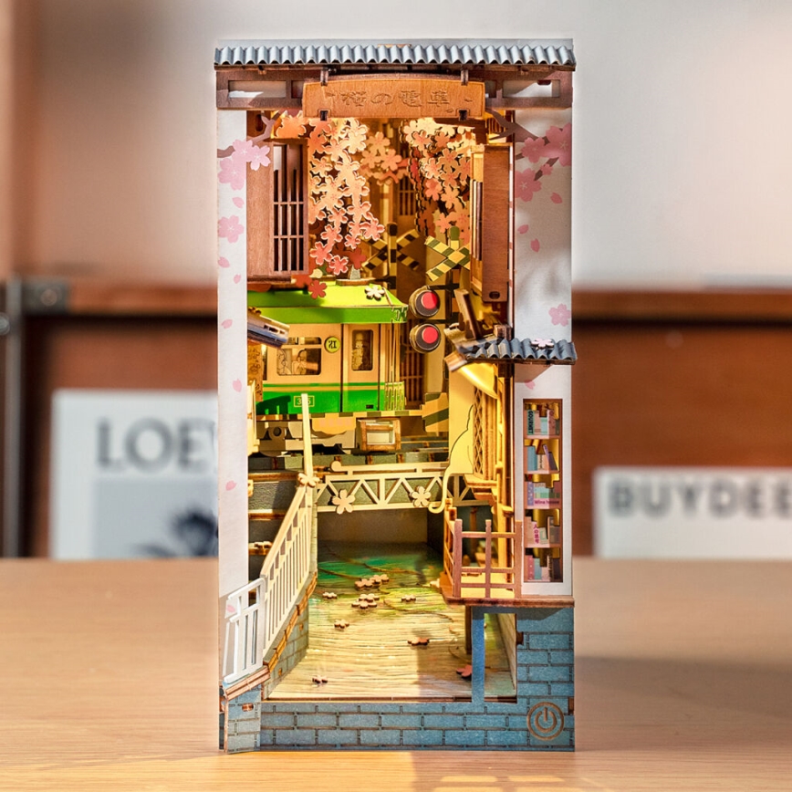 RoboTime - LED-Buchstütze Kirschblütenallee 2xAAA