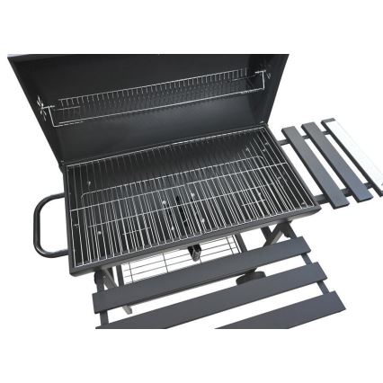 Schwarzer Holzkohlegrill