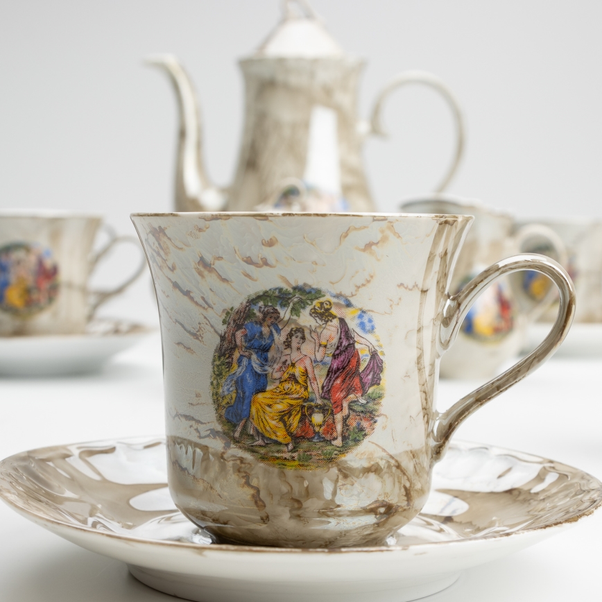 Service à thé en porcelaine marron