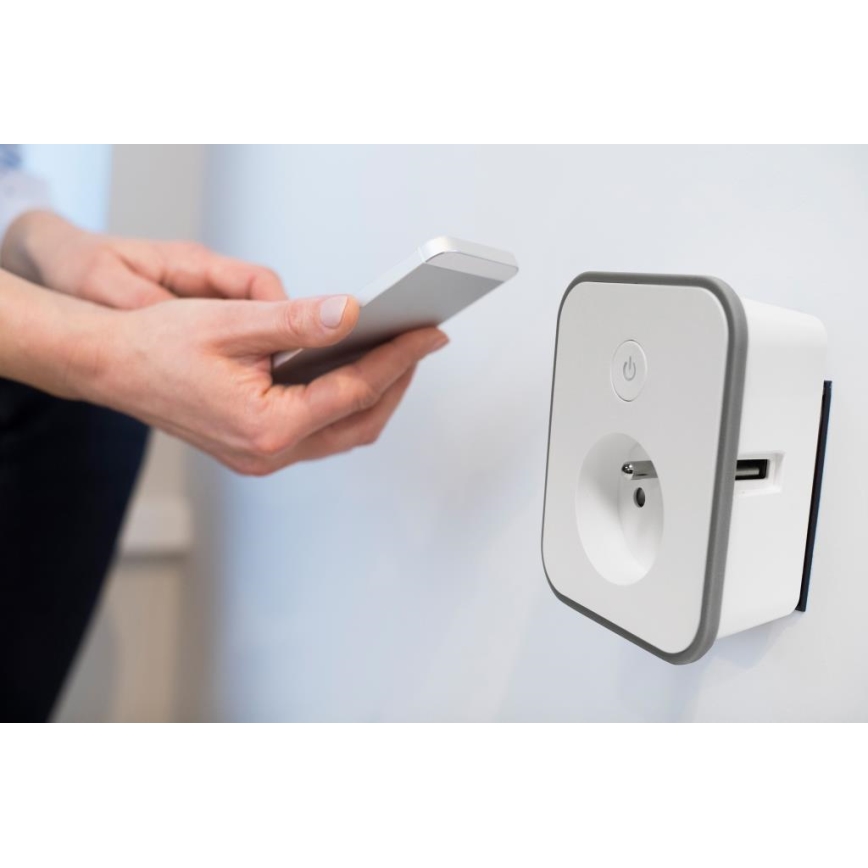 Smart-Steckdose mit Verbrauchsmessung 3680W/230V + 2xUSB/12W/5V Wi-Fi
