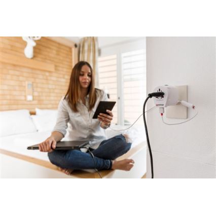 Universal-Reiseadapter für die ganze Welt 230V + USB-Anschluss