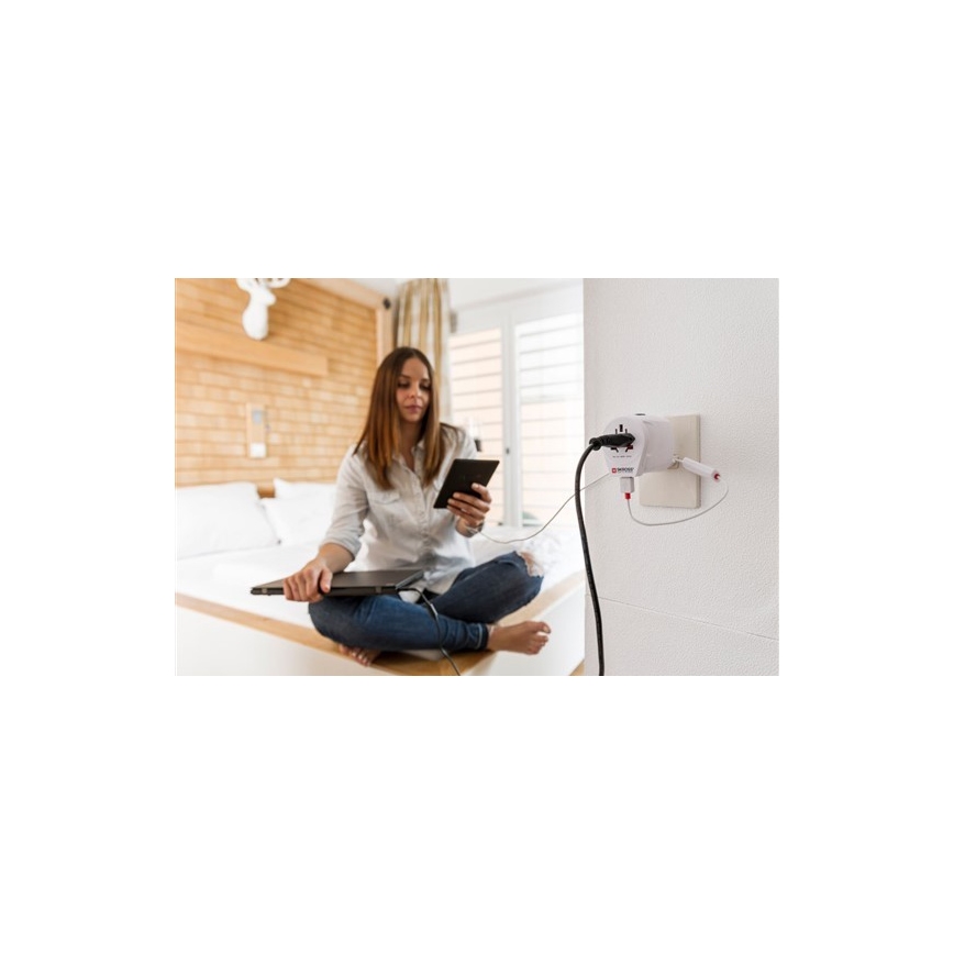 Universal-Reiseadapter für die ganze Welt 230V + USB-Anschluss