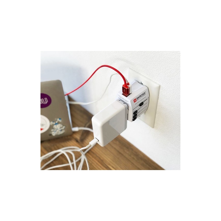 Internationaler Reiseadapter 230V + 2x USB-Anschluss
