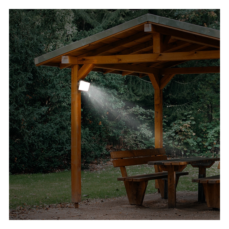 Proiettore da esterno a LED con sensore LED/20W/230V 4000K IP44