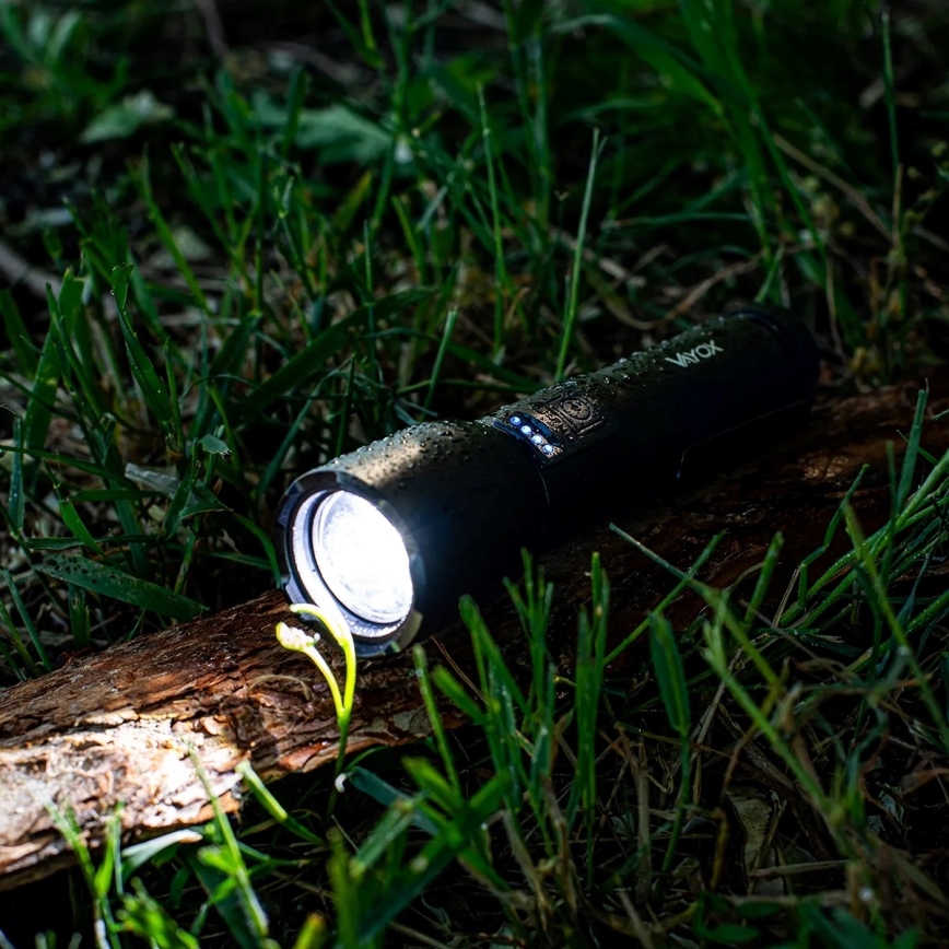 Torcia ricaricabile a LED Dimmerabile LED/20W/5V IPX4 800 brillante 2000 mAh