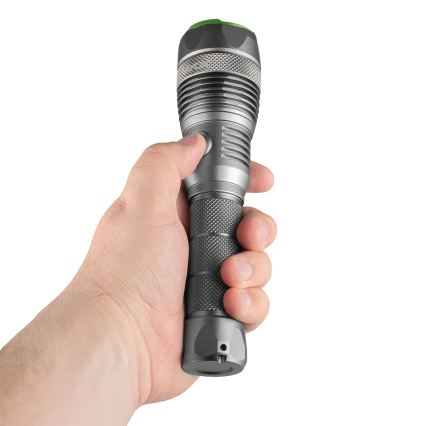 Torcia ricaricabile LED dimmerabile con funzione power bank LED/30W/5V IPX7 3000 lm 4000 mAh