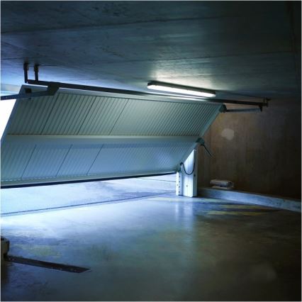 Tube fluorescent industriel HERMIC T8 2xG13/18W/230V IP65
