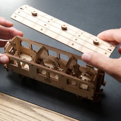 Ugears - Puzzle 3D mécanique en bois Harry Potter Poudlard express