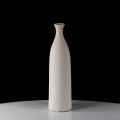 Vase en céramique blanc, hauteur 33 cm